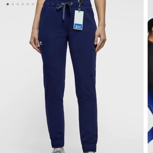 JAANUU Women’s Mesh-Enhanced Scrub Jogger